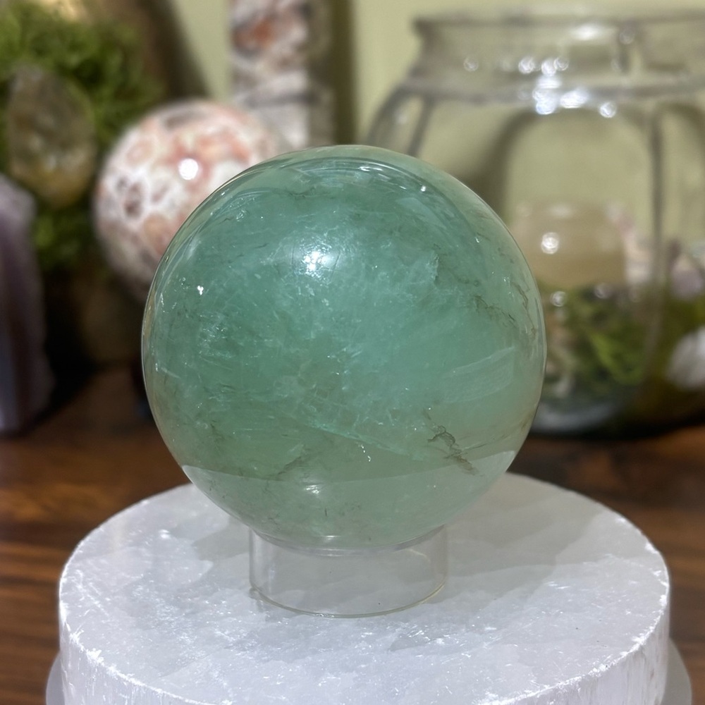 Green fluorite sphere